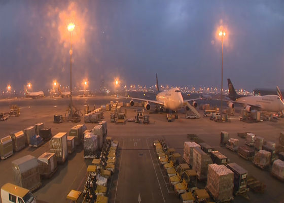Fast Global Air Courier DHL Global Forwarding Freight aerea Guangzhou verso il mondo