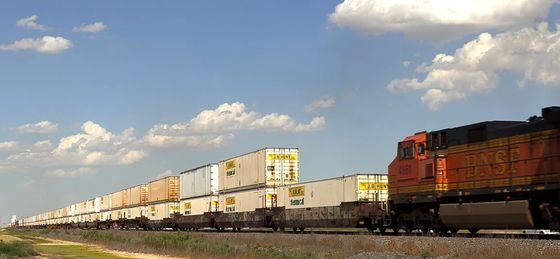 Servizi di spedizione ferroviaria di merci internazionali da Cina a Spagna